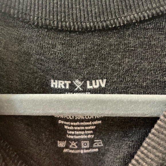 HRT & LUV ultra soft rock sweatshirt - Picture 2 of 3